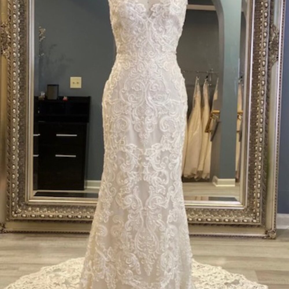 NWT Lazaro Wedding dress  3904 no alterations  SZ 12 street size 10